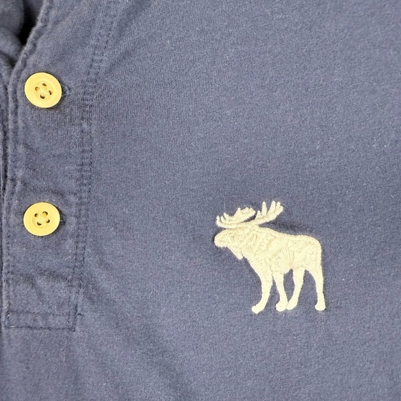 Men’s Abercrombie and fitch Tshirt size large preowned button detail - Picture 3 of 8